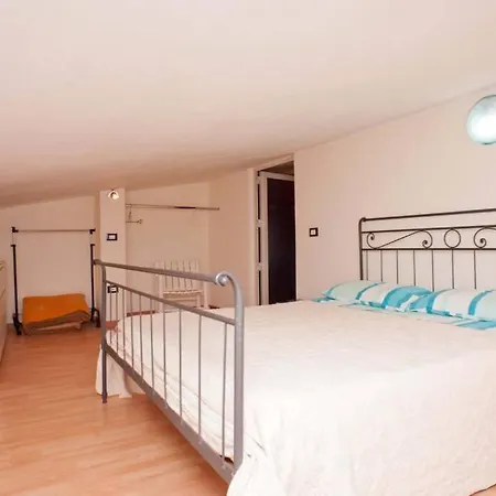 Loft Mansardato Con Giardino E Piscina In Privata Loft With Garden And Swimming Pool In A Private Casa vacanze