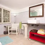 Nyaraló Loft Mansardato Con Giardino E Piscina In Privata Loft With Garden And Swimming Pool In A Private Sestu