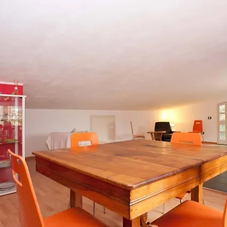 Semesterbostad Loft Mansardato Con Giardino E Piscina In Privata Loft With Garden And Swimming Pool In A Private