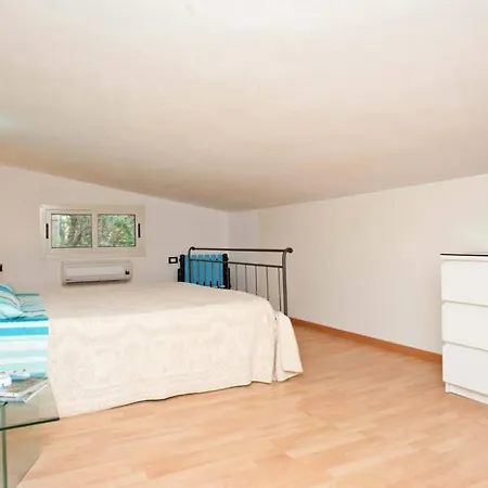 Loft Mansardato Con Giardino E Piscina In Privata Loft With Garden And Swimming Pool In A Private *