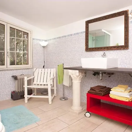 Σπίτι διακοπών Loft Mansardato Con Giardino E Piscina In Privata Loft With Garden And Swimming Pool In A Private Sestu