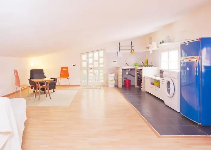 Loft Mansardato Con Giardino E Piscina In Privata Loft With Garden And Swimming Pool In A Private 度假居