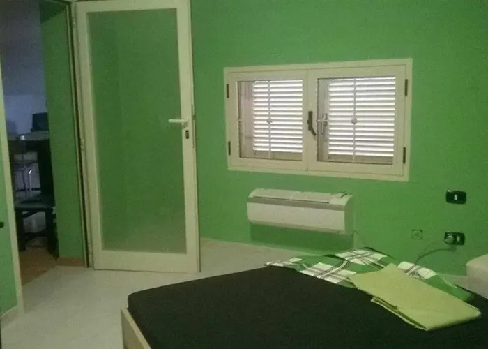 Nyaraló Loft Mansardato Con Giardino E Piscina In Privata Loft With Garden And Swimming Pool In A Private