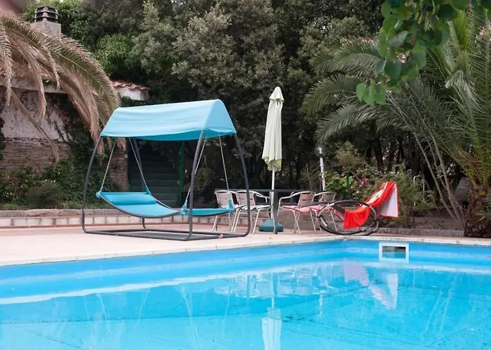 Loft Mansardato Con Giardino E Piscina In Privata Loft With Garden And Swimming Pool In A Private * Sestu